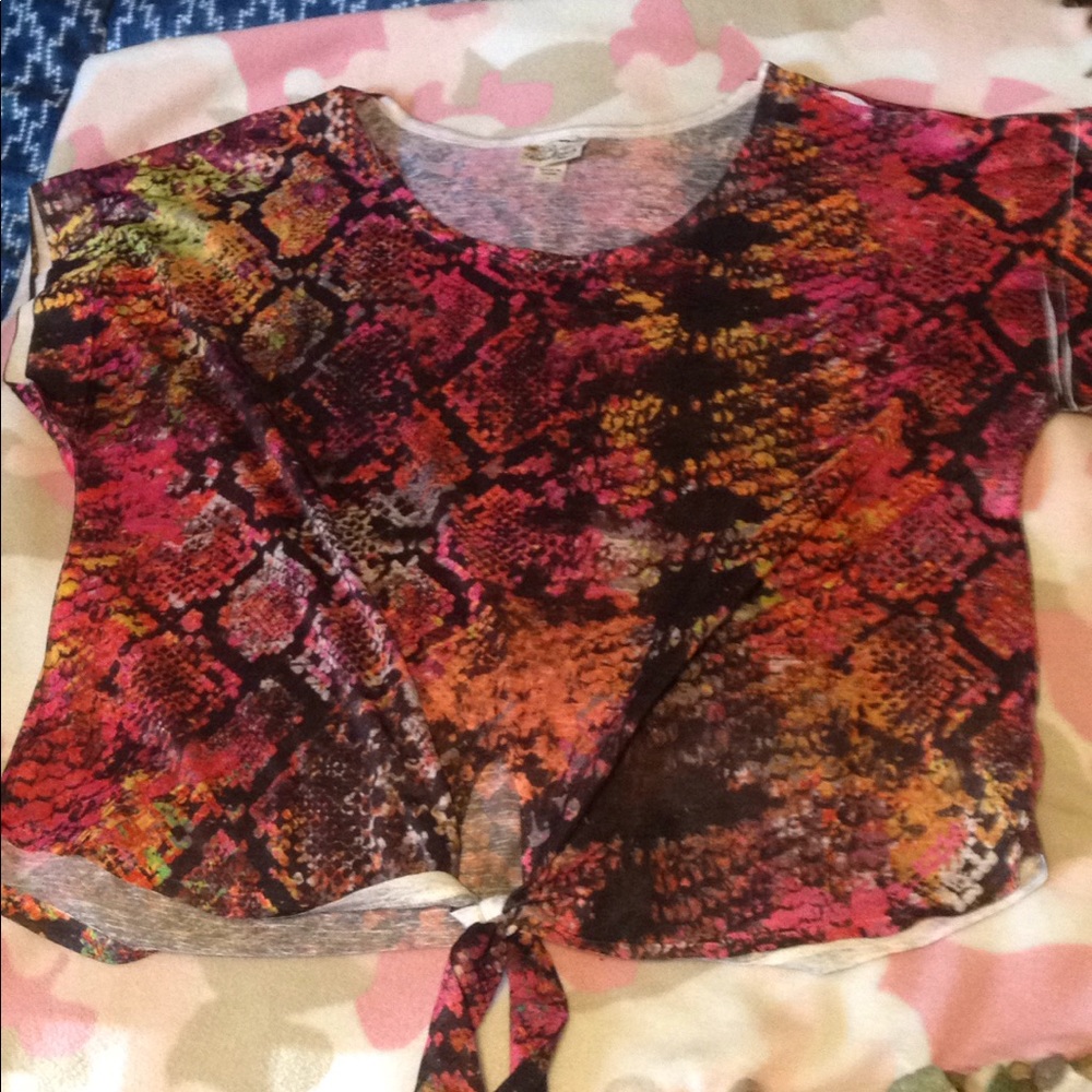 Slinky multicolored top